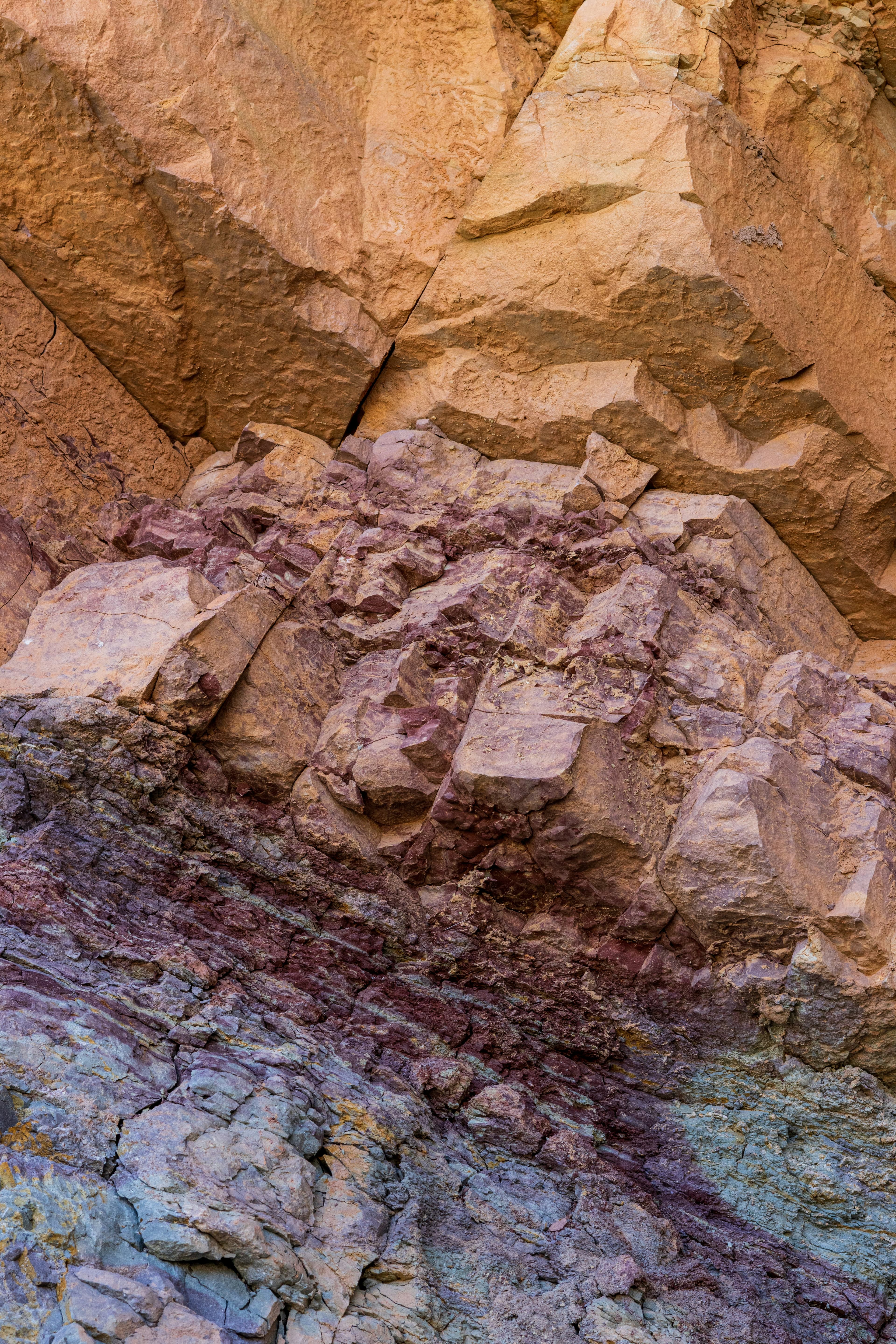 Rainbow Mountain — detail 01