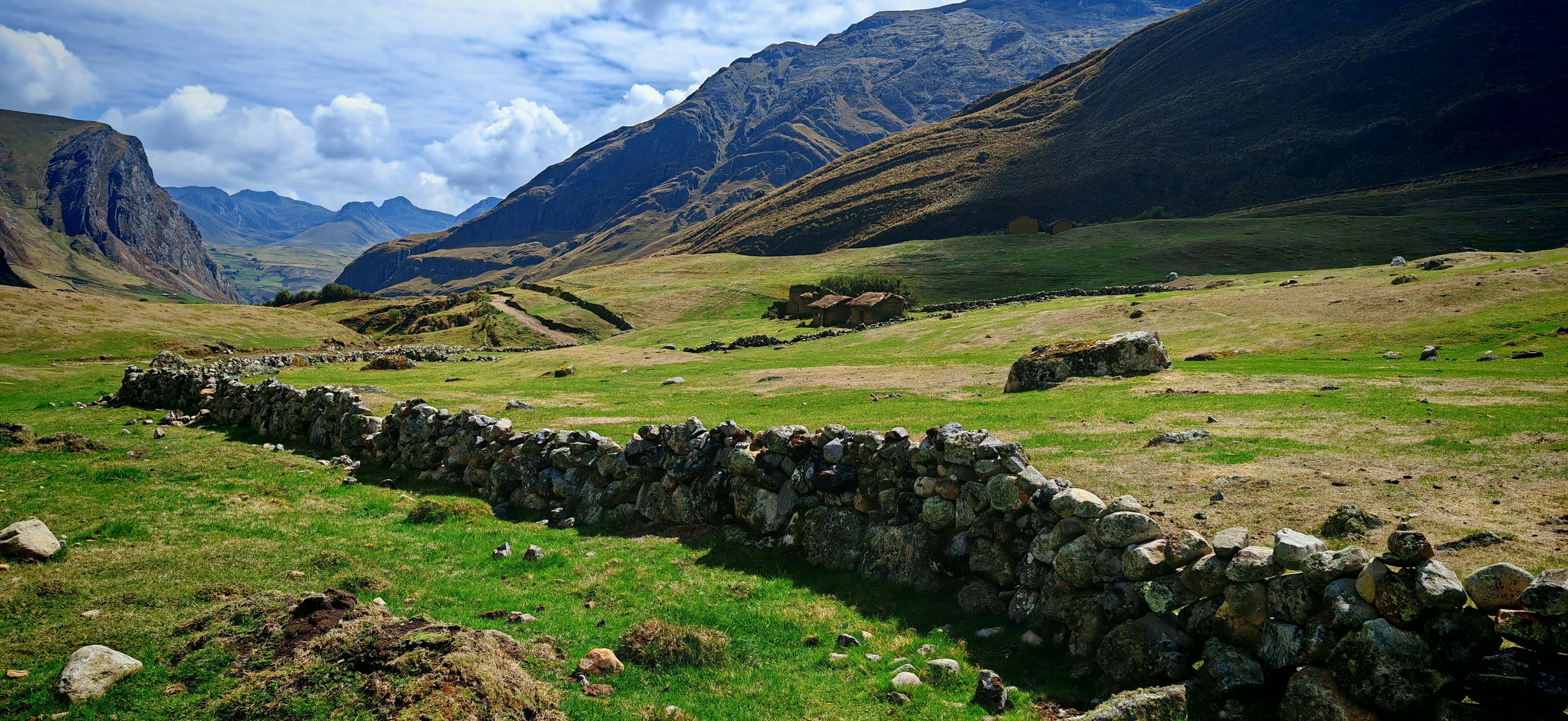 Sacred Valley — atmosphere 01
